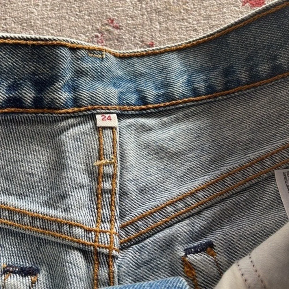 Levi's Denim Cut Off Shorts Distressed Frayed bottom Button Fly‎ Size 24
